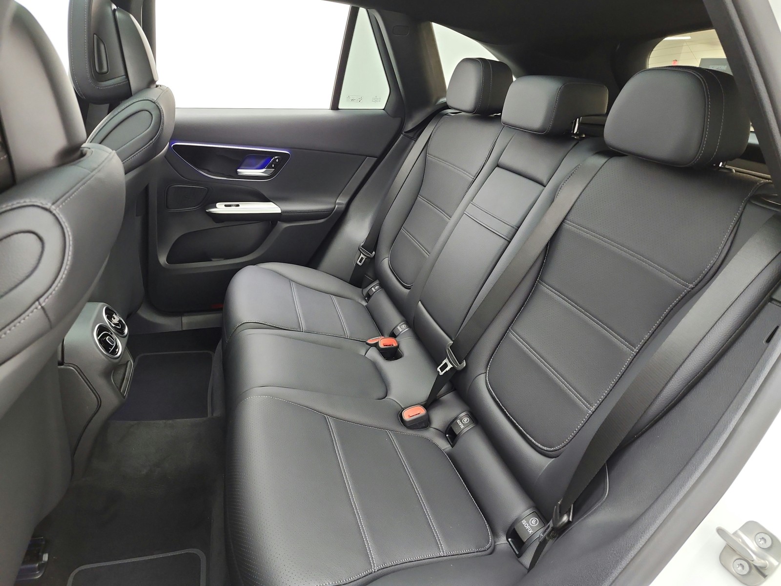 New 2027 Polar White Mercedes-Benz GLC 300 SUV image 11