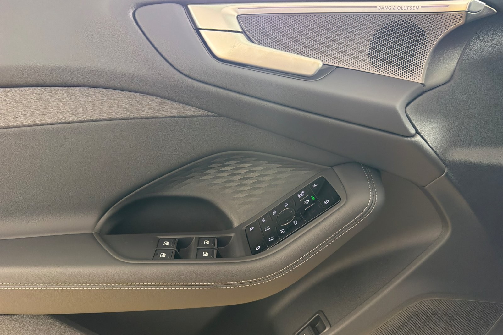 New 2026 Glacier White Metallic Audi Premium Plus 2.0 TFSI quattro image 10
