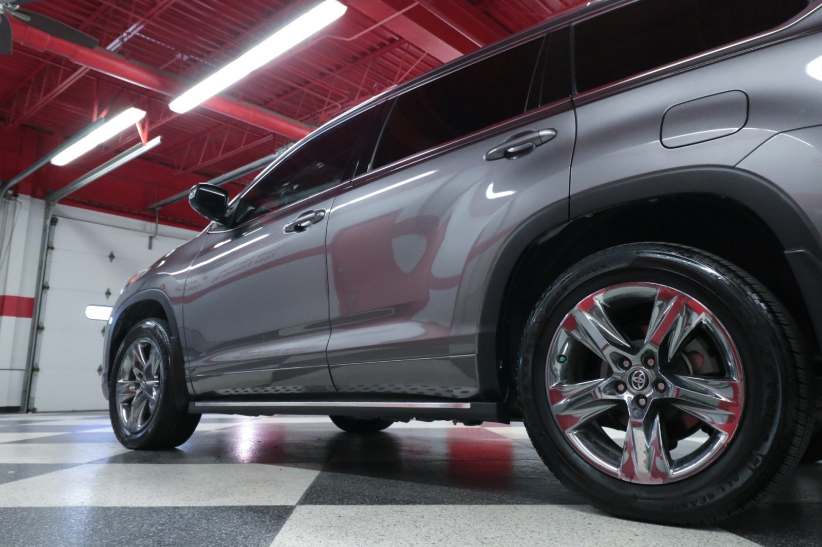 Used Car 2019 Toyota Highlander  Limited Platinum For Sale Under $30,000 In Austin, Texas