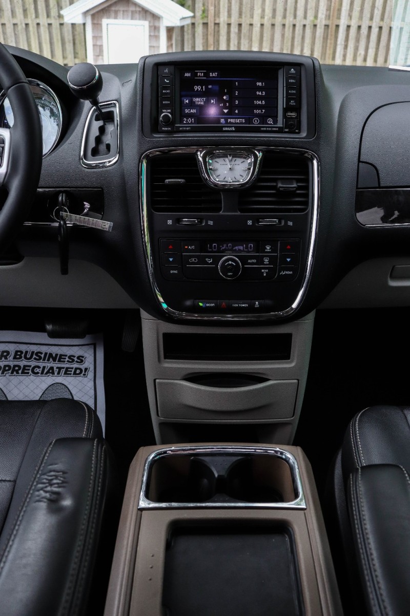 2015 Chrysler Town & Country Touring in Wilmington, North Carolina