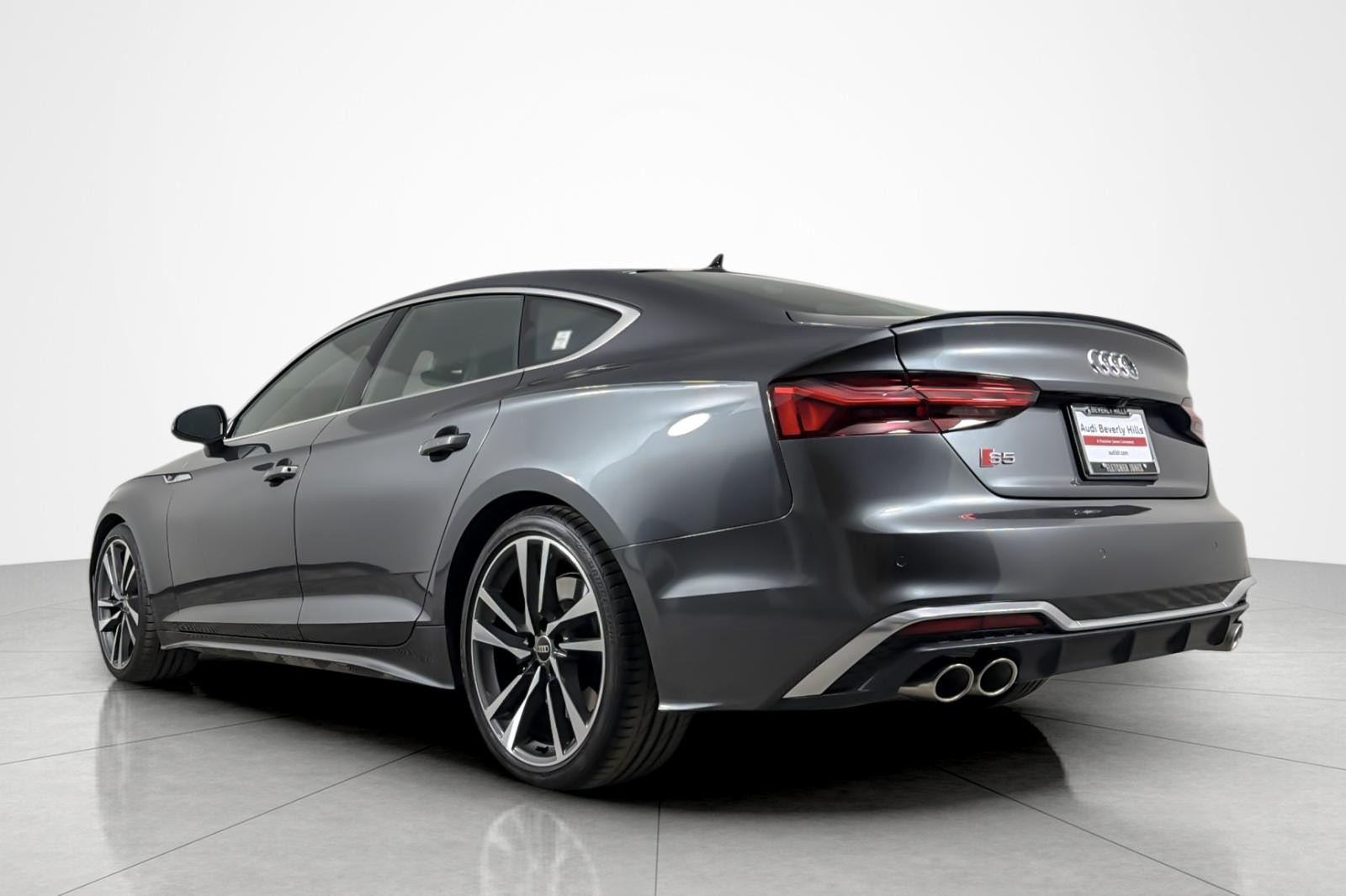 Used 2023 Daytona Gray Pearl Effect Audi Premium Plus 3.0 TFSI quattro image 3