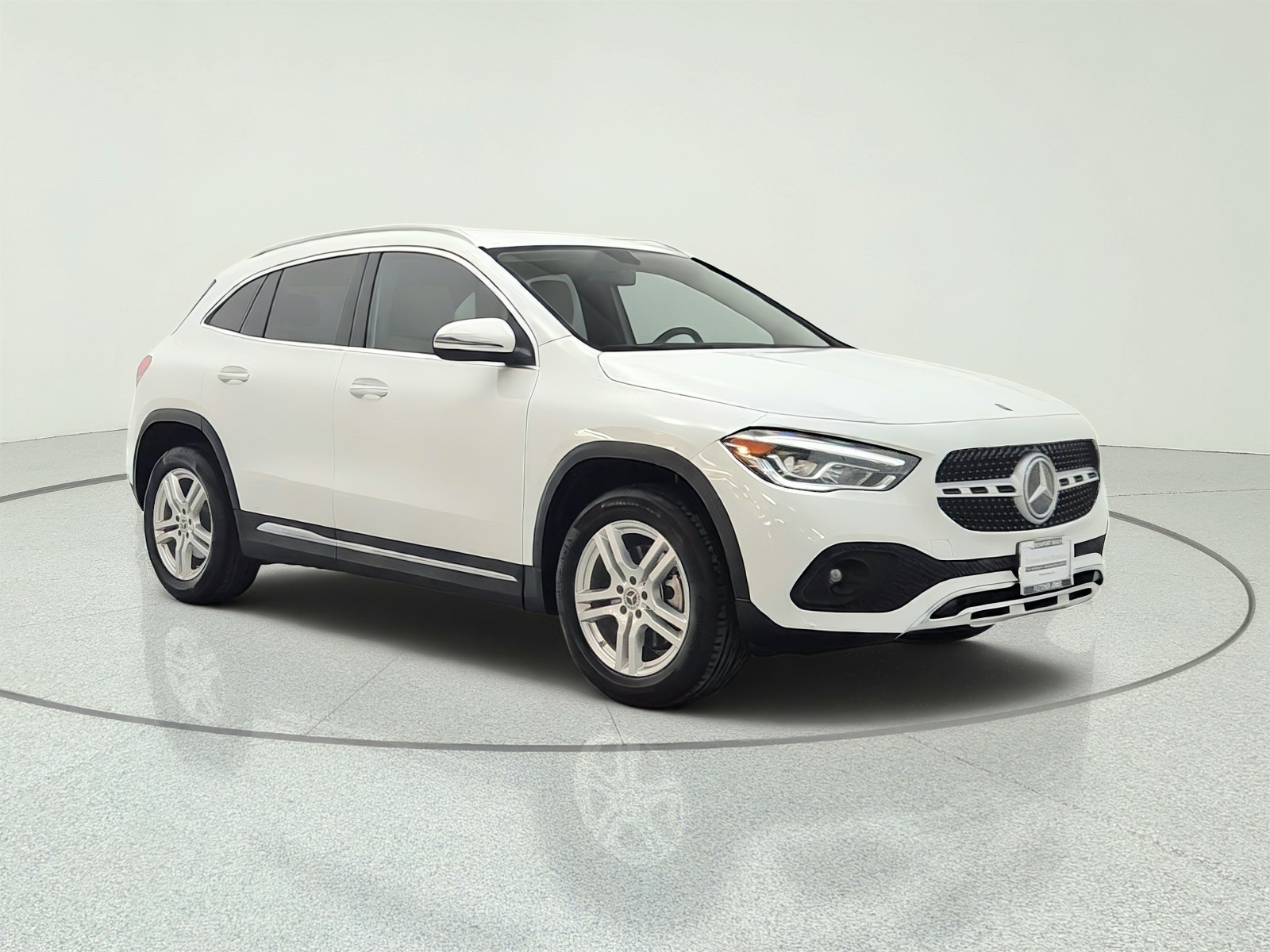 Used 2023 Digital White Metallic Mercedes-Benz GLA 250 SUV image 3