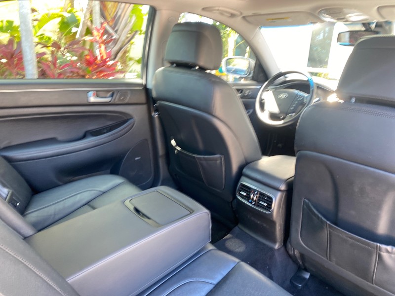 2012 Hyundai Genesis 3.8L SUNROOF PREM PKG in , 