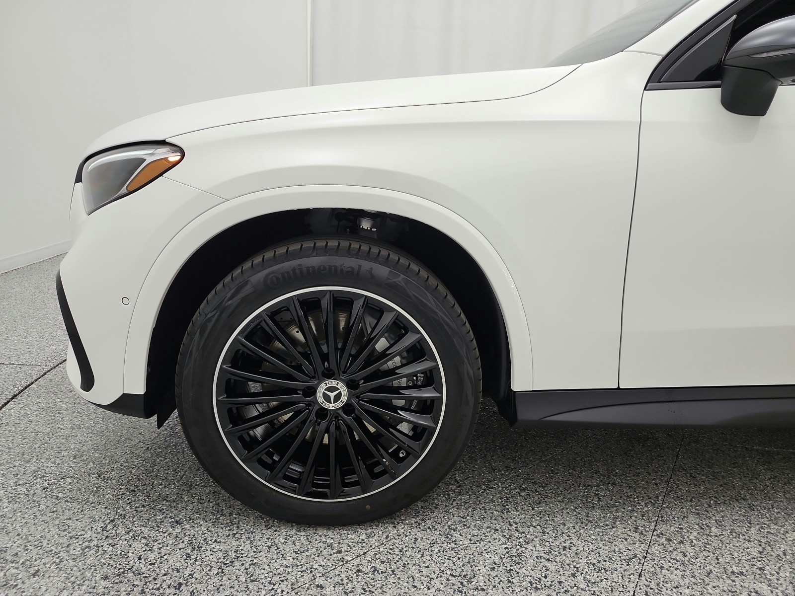 New 2027 Polar White Mercedes-Benz GLC 300 SUV image 13
