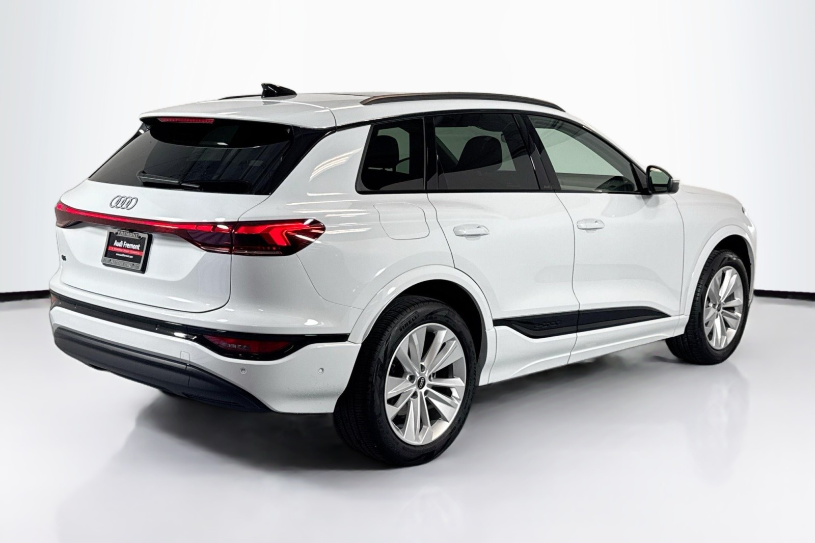 Used 2025 GLACIER WHITE Audi Premium image 5