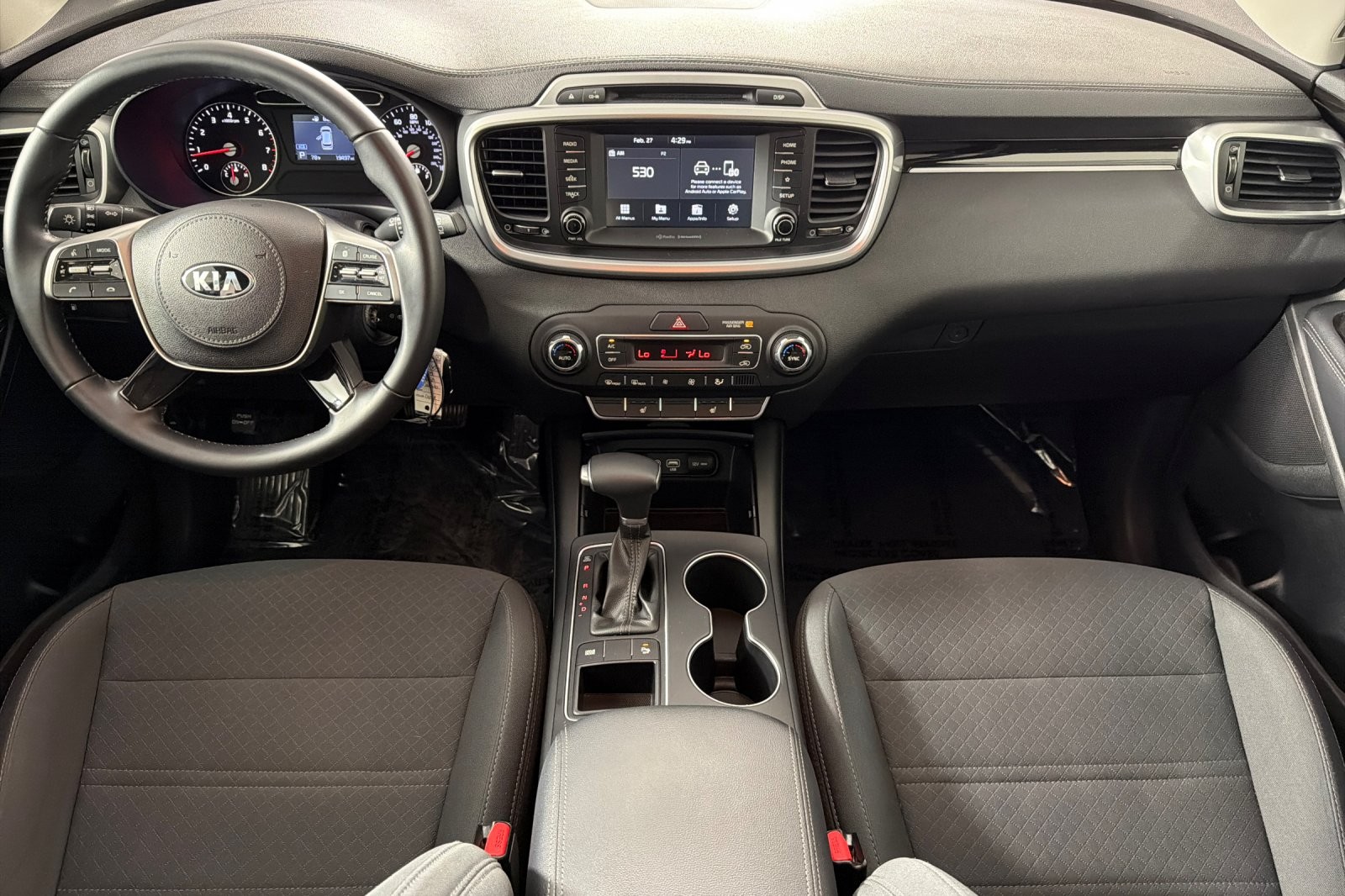 Used 2019 GRAVITY GREY Kia L FWD image 12