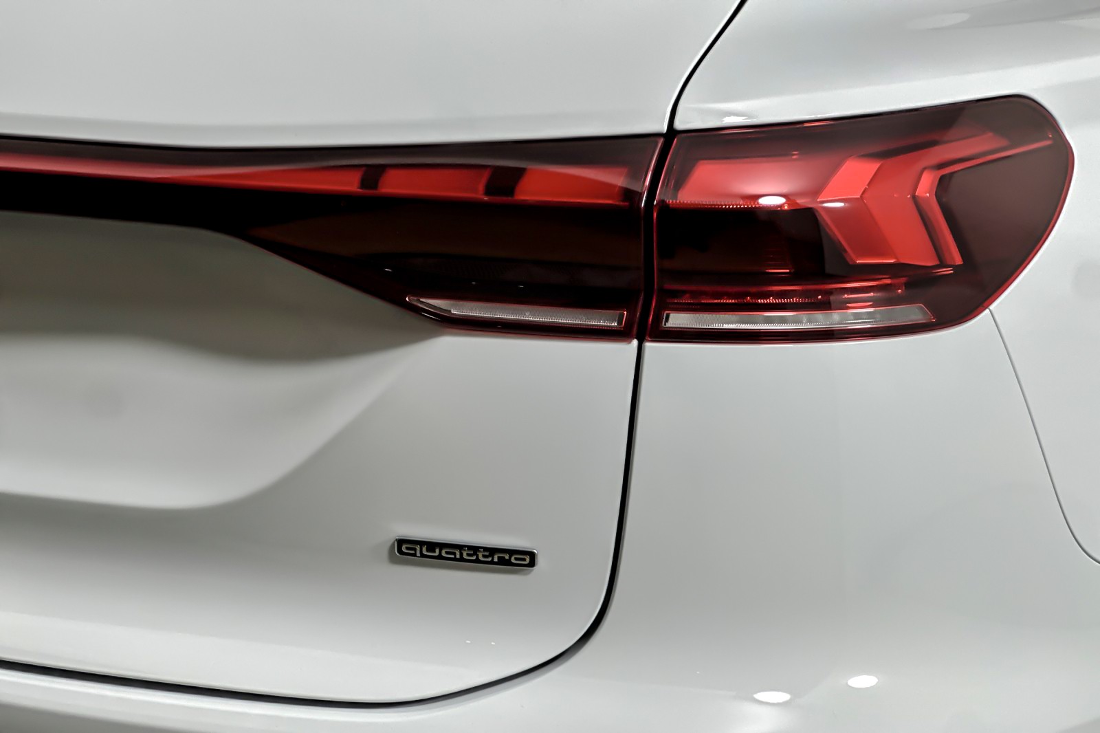 New 2025 Glacier White Metallic Audi Premium quattro image 24