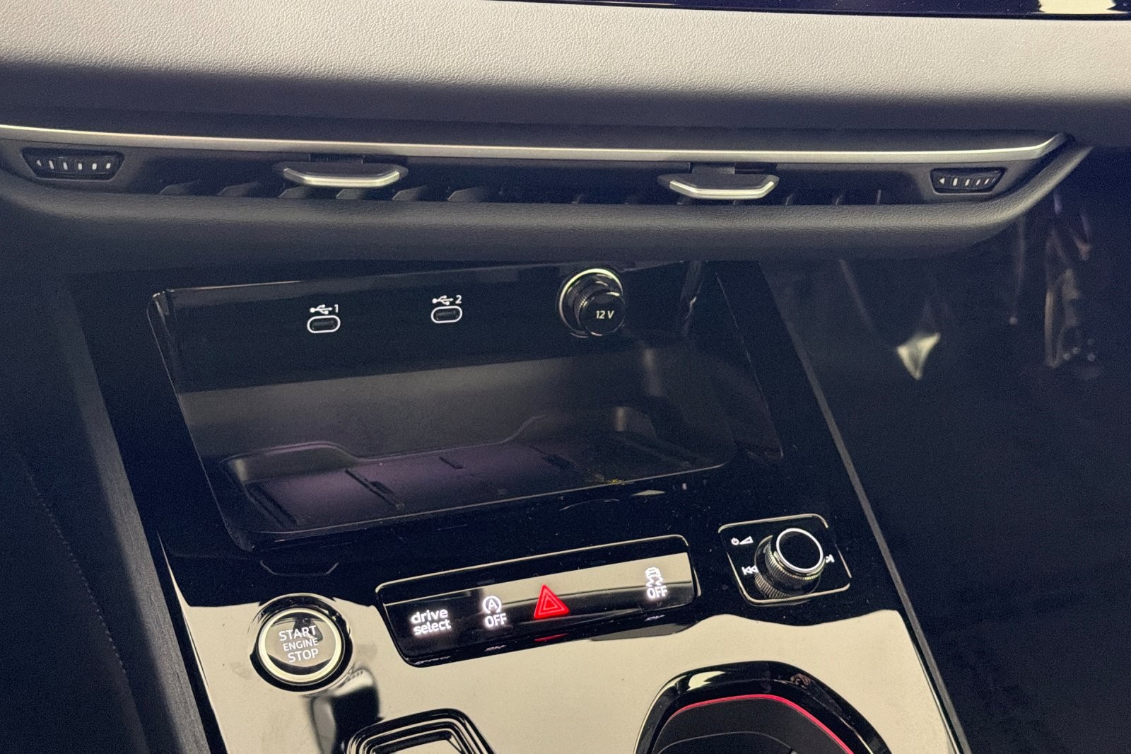 Used 2025 Arkona White Audi Premium 2.0 TFSI quattro image 19