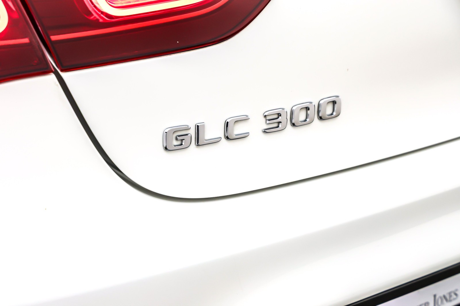 Used 2022 Polar White Mercedes-Benz GLC 300 4MATIC® Coupe image 10