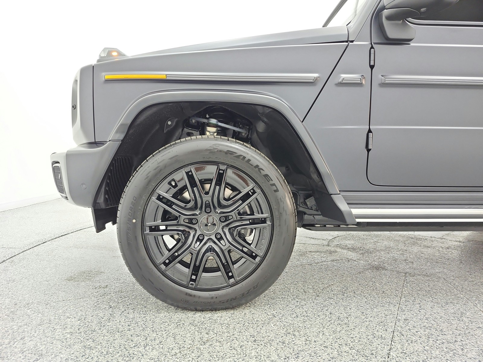 New 2027 MANUFAKTUR Night Black magno Mercedes-Benz G 580e SUV image 13