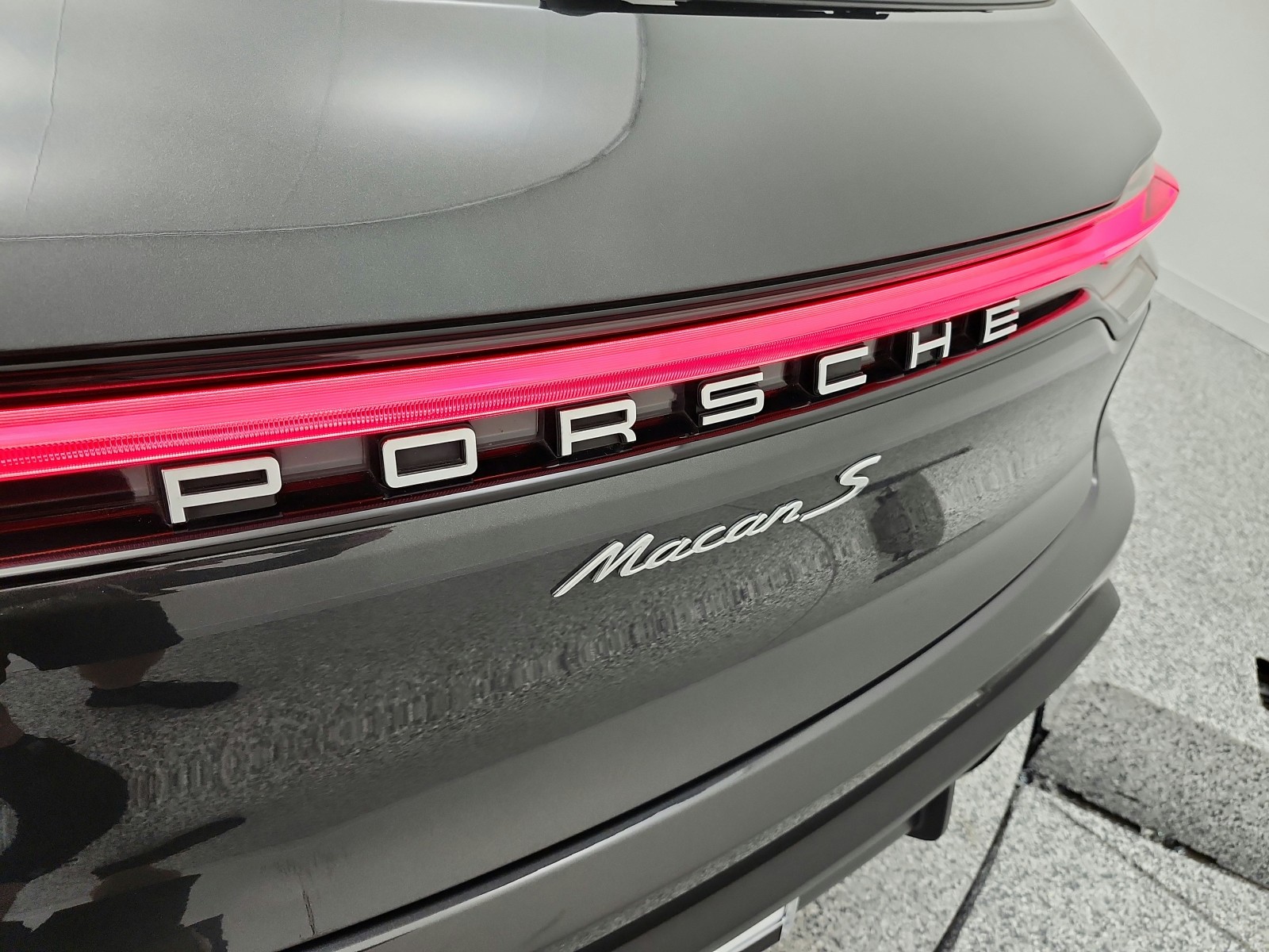 Used 2023 Volcano Grey Metallic Porsche S AWD image 24