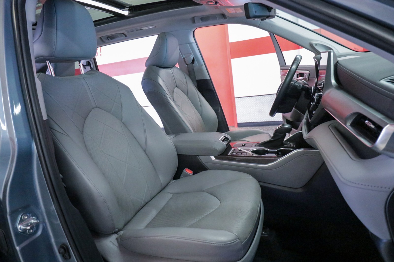 Used Car 2023 Toyota Highlander  Platinum For Sale Under $40,000 In Austin, Texas