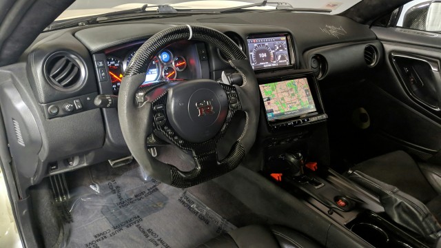 2013 Nissan GT-R Premium 24
