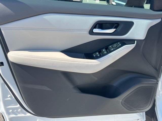 NissanRogue23