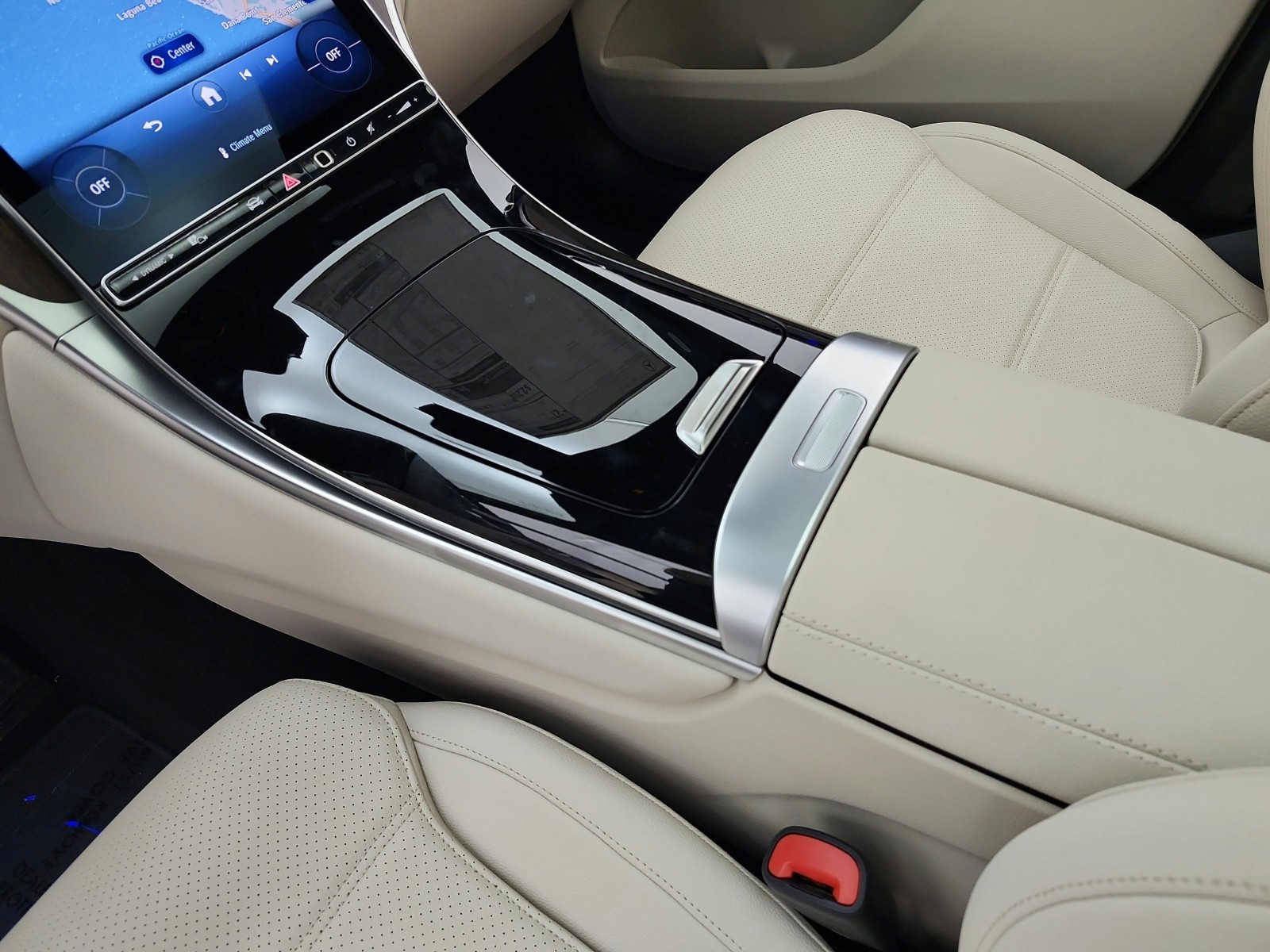 New 2027 Polar White Mercedes-Benz GLC 300 SUV image 10