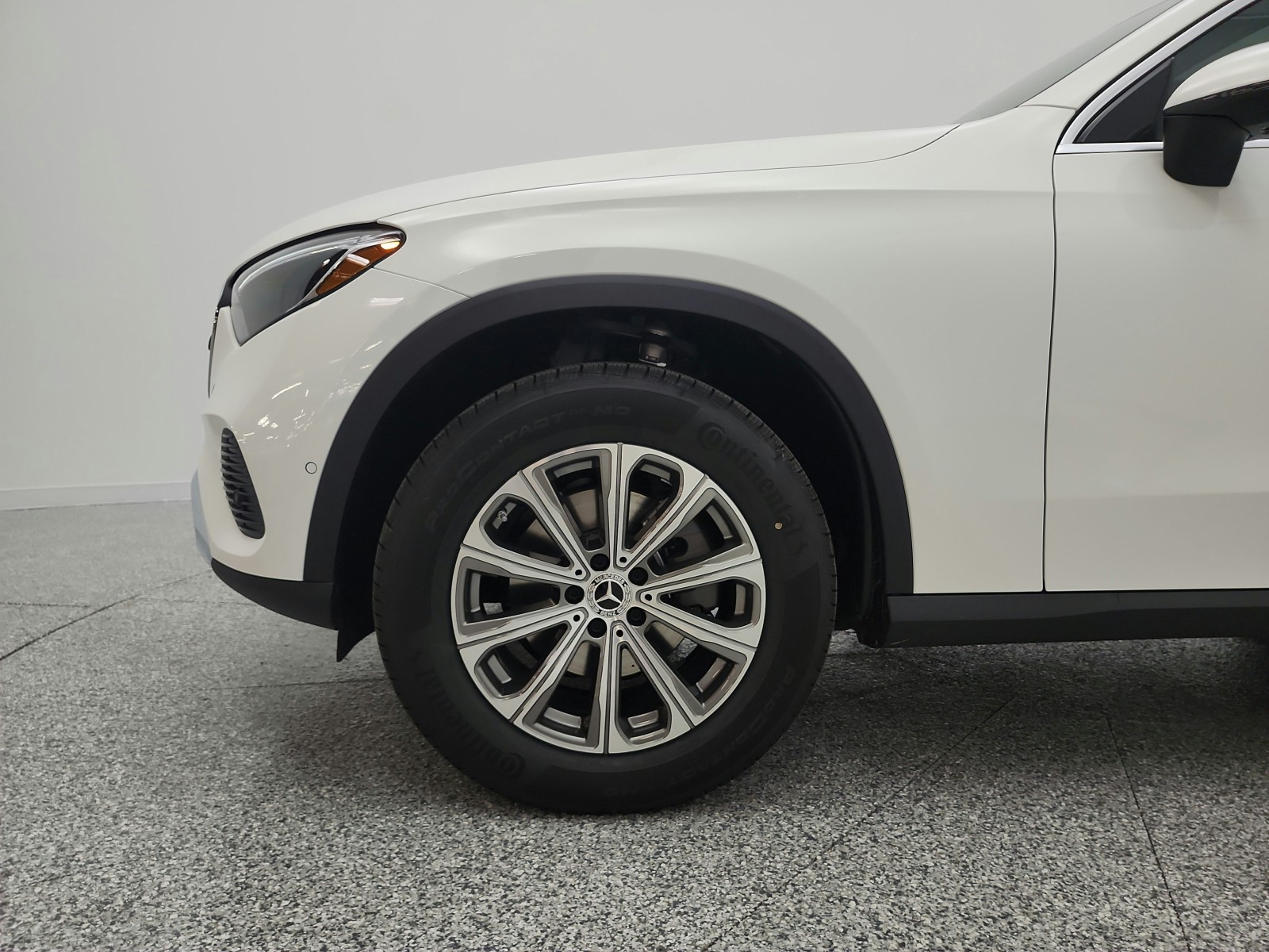 New 2026 Polar White Mercedes-Benz GLC 300 image 16