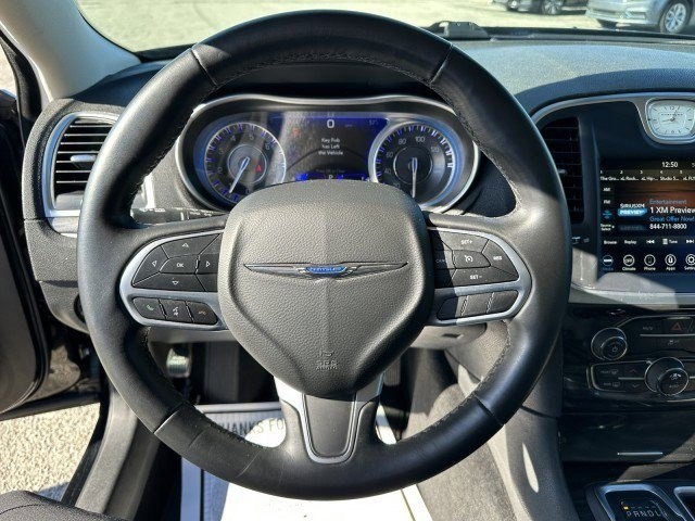 2022 Chrysler 300 Touring 11