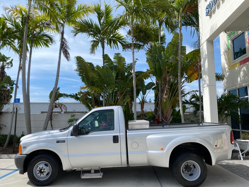 2001 Ford Super Duty F-350 DRW XL 1 OWNER LOW MILES 14,269 in , 
