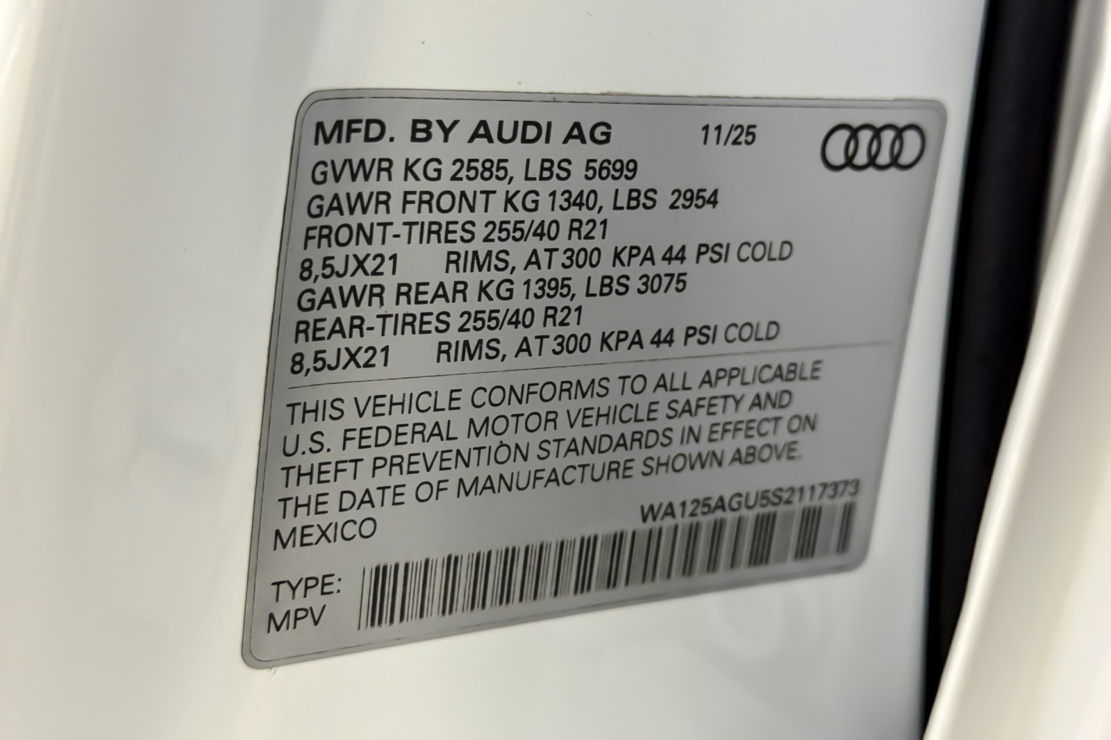 New 2025 Glacier White Metallic Audi Premium Plus 3.0 TFSI quattro image 25