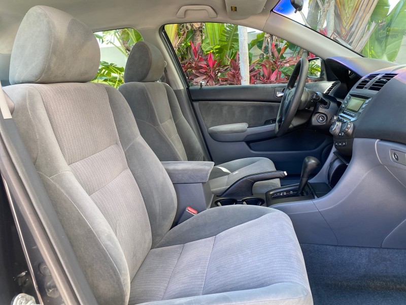 2004 Honda Accord Sdn LX LOW MILES 68,079 in , 
