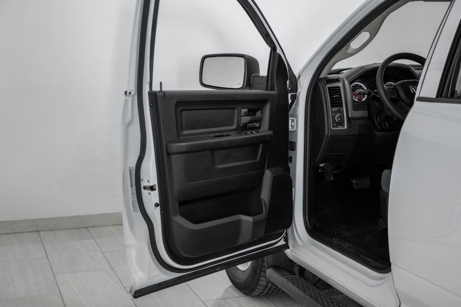 2018 Ram 1500 EXPRESS CREW CAB 4WD AUTOMATIC REAR CAMERA CRUISE  42