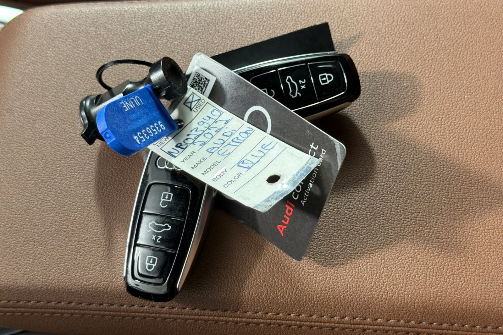 Used 2022 Navarra Blue Metallic Audi Premium quattro image 25