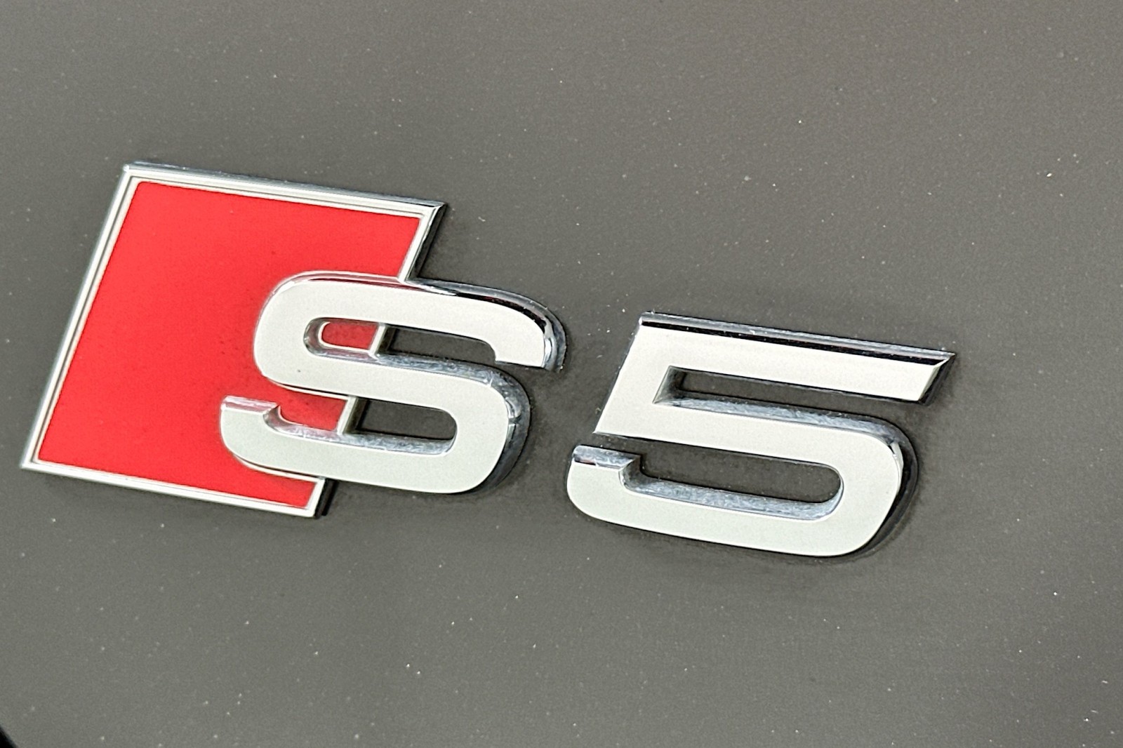 Used 2023 Mythos Black Metallic/Black Roof Audi Premium Plus image 10