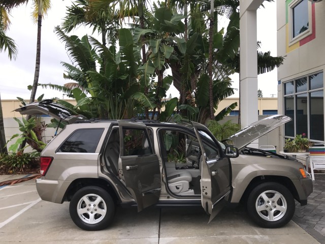 2005 Jeep Grand Cherokee Limited 4x4 Heated Leather Sunroof UConnect 1 Owner in pompano beach, Florida