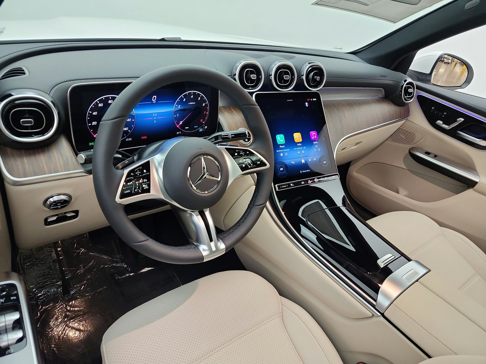 New 2027 Polar White Mercedes-Benz GLC 300 SUV image 9