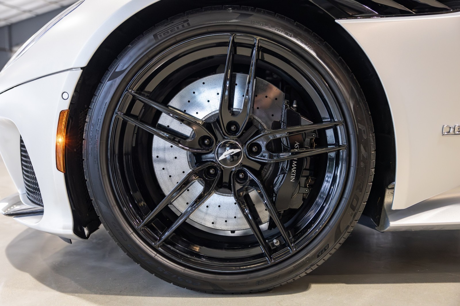 Used Car 2020 Aston Martin Dbs  Superleggera For Sale Under $200,000 In Boerne, Texas