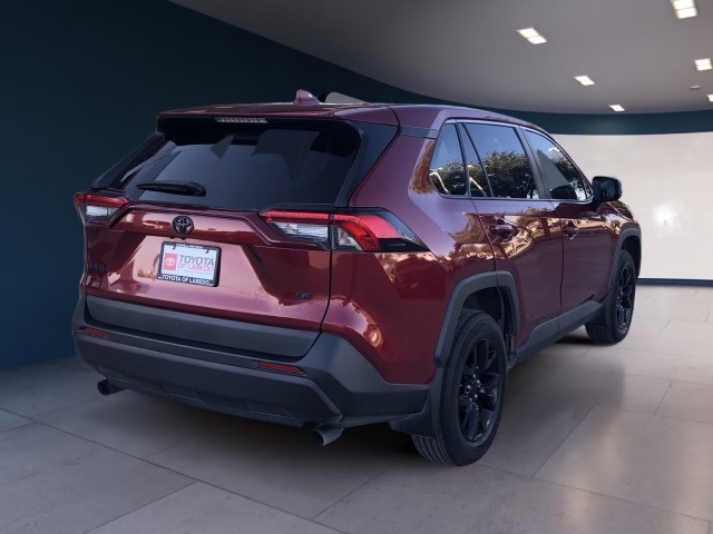 2022 Toyota RAV4 LE 5