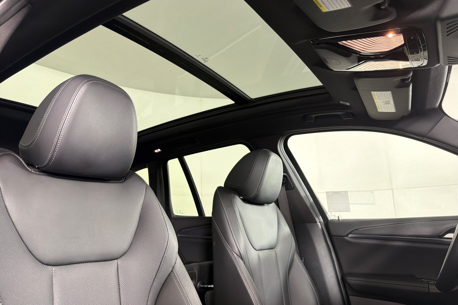 Used 2024 Alpine White BMW xDrive30i Sports Activity Vehicle image 16