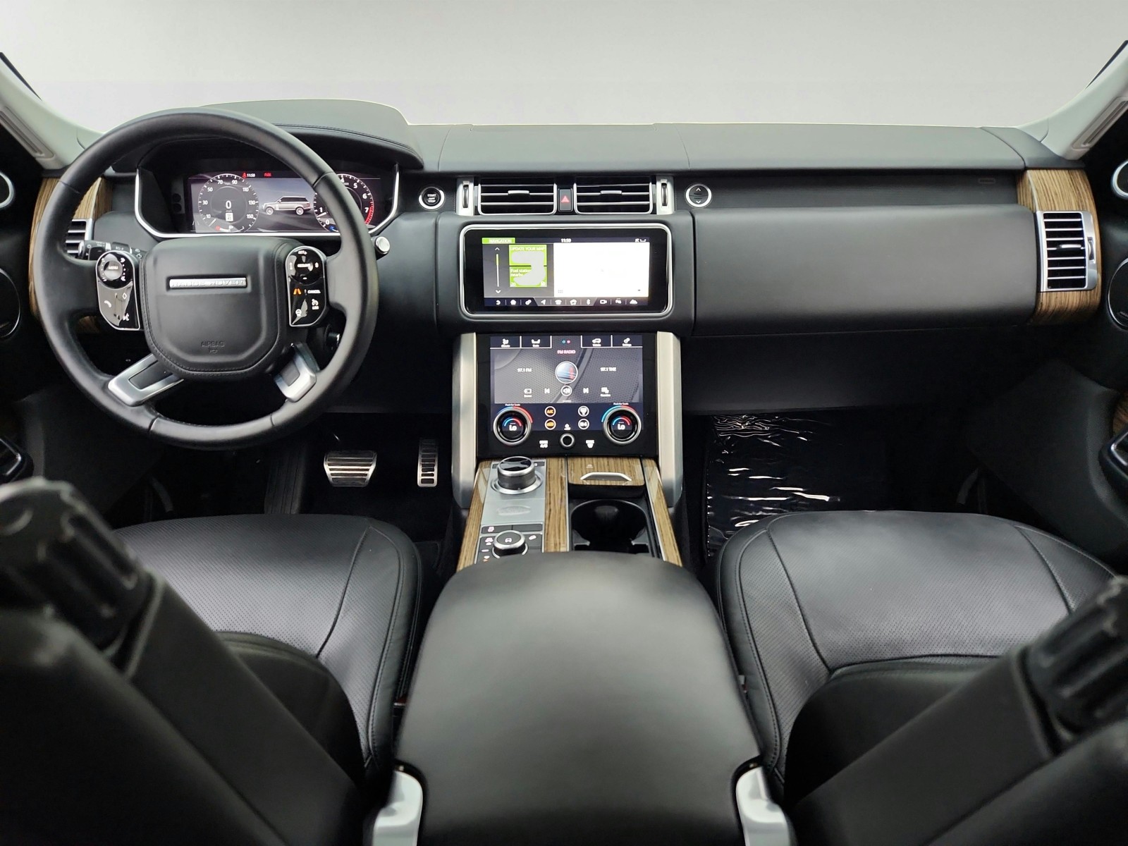 Used 2021 EIGER GREY Land Rover Westminster image 24