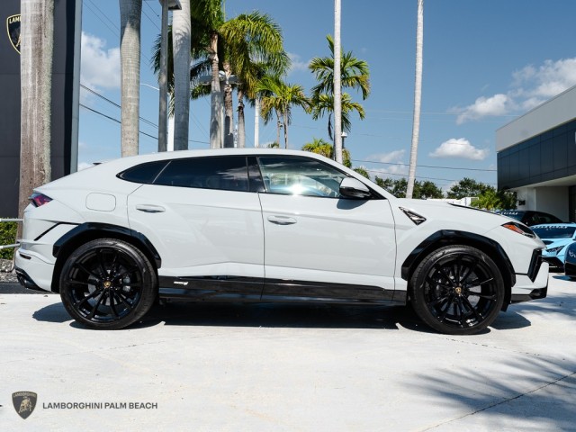 2023 Lamborghini Urus S in , 