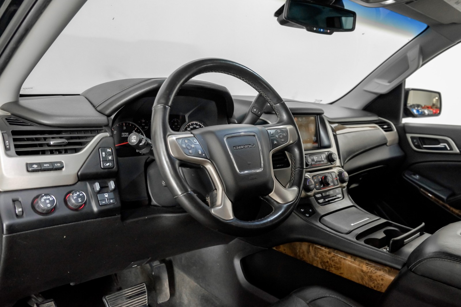 2015 GMC Yukon XL 4WD Denali TouringPkg AdaptiveCruise 22Alloys Moon 13