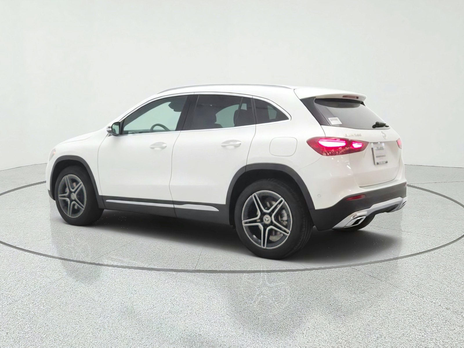 New 2026 Polar White Mercedes-Benz GLA 250 SUV image 7