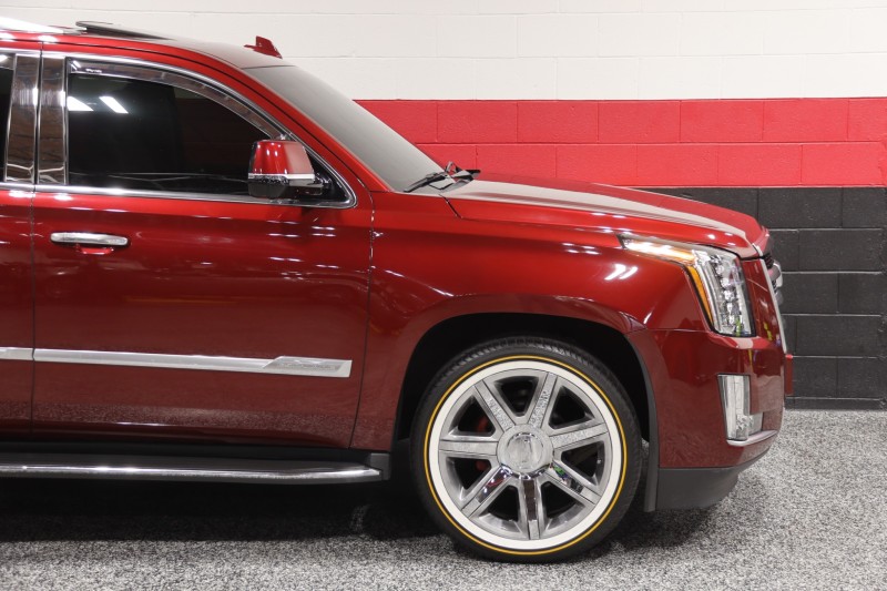 2016 Cadillac Escalade Luxury Collection 4dr Suv in , 