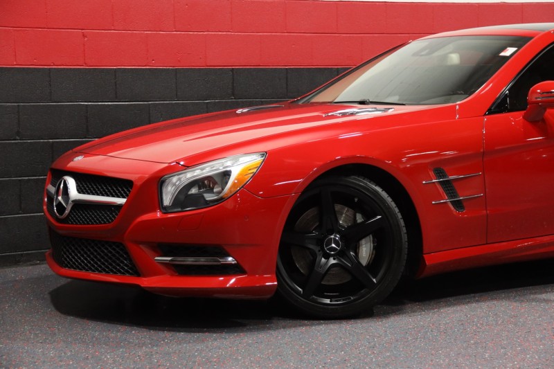 2013 Mercedes-Benz SL550 AMG Sport 2dr Convertible in , 