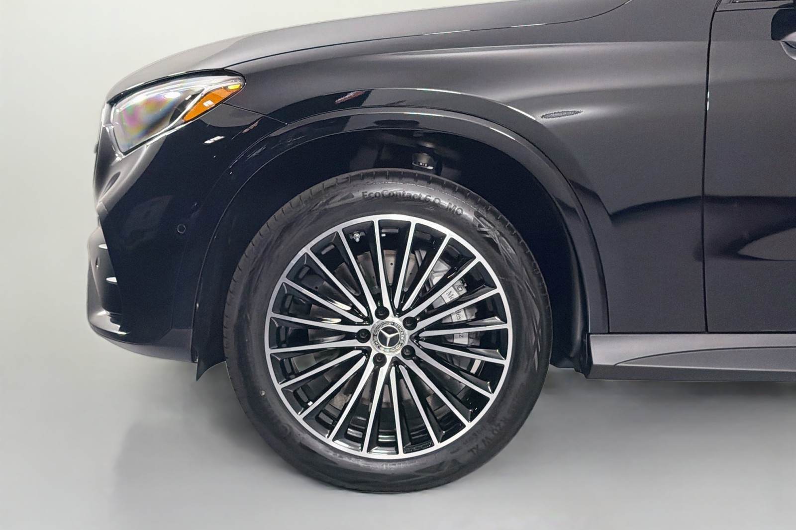 New 2026 Black Mercedes-Benz GLC 300 SUV image 9