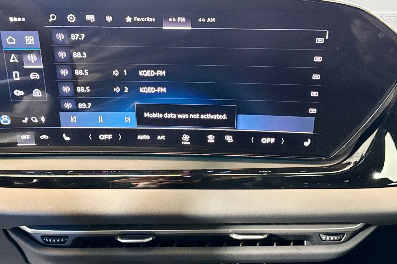 New 2025 Glacier White Metallic Audi Premium 2.0 TFSI quattro image 13