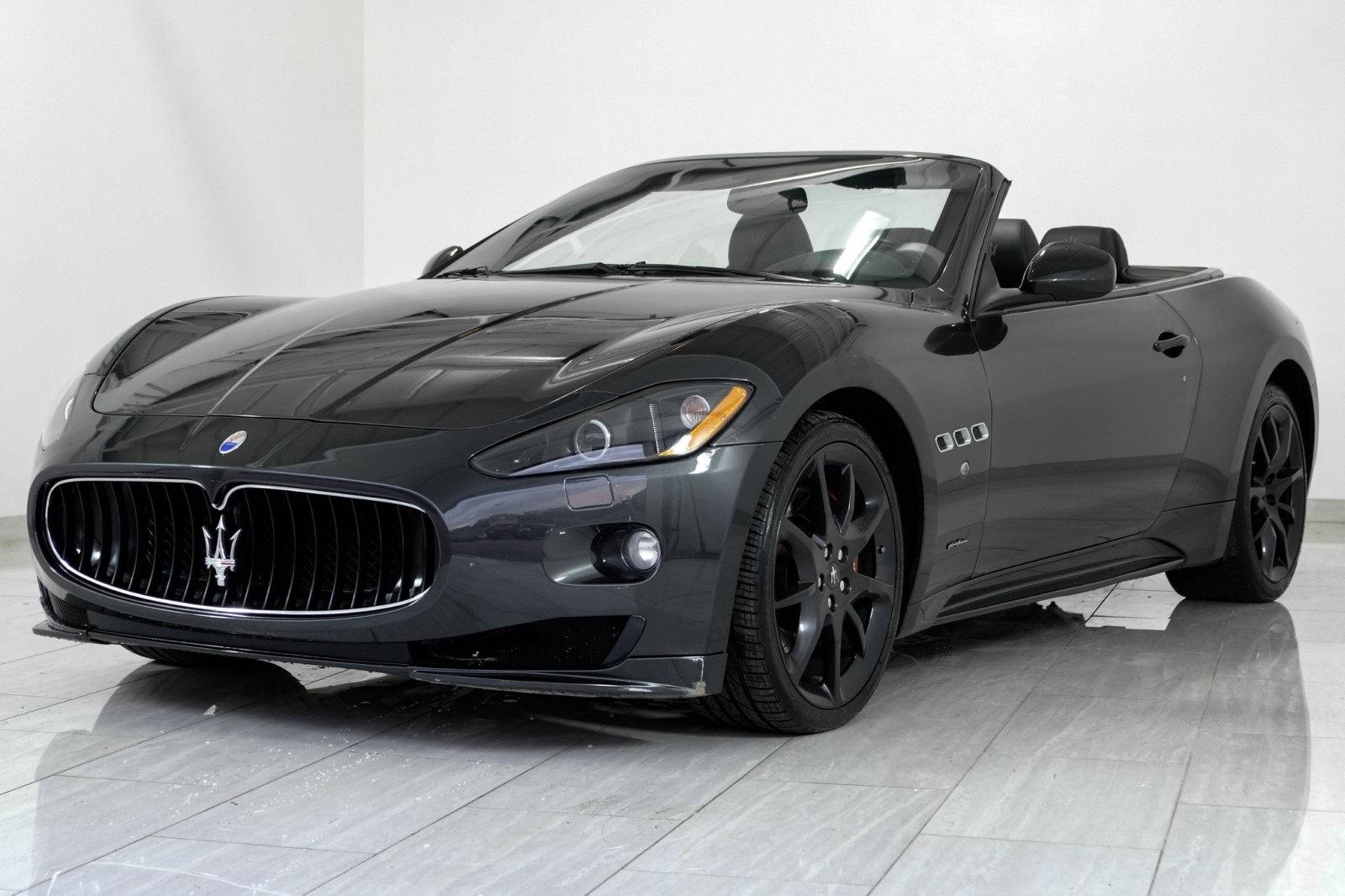 2012 Maserati GranTurismo Convertible SPORT NAVIGATION LEATHER HEATED SEATS PARKING DIST 6