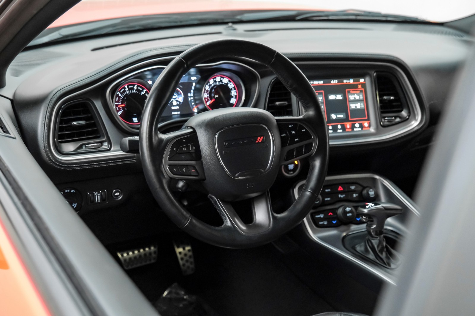 2022 Dodge Challenger SXT PlusPkg DrvrConvncPkg AlpineAudio UconnectNav 18