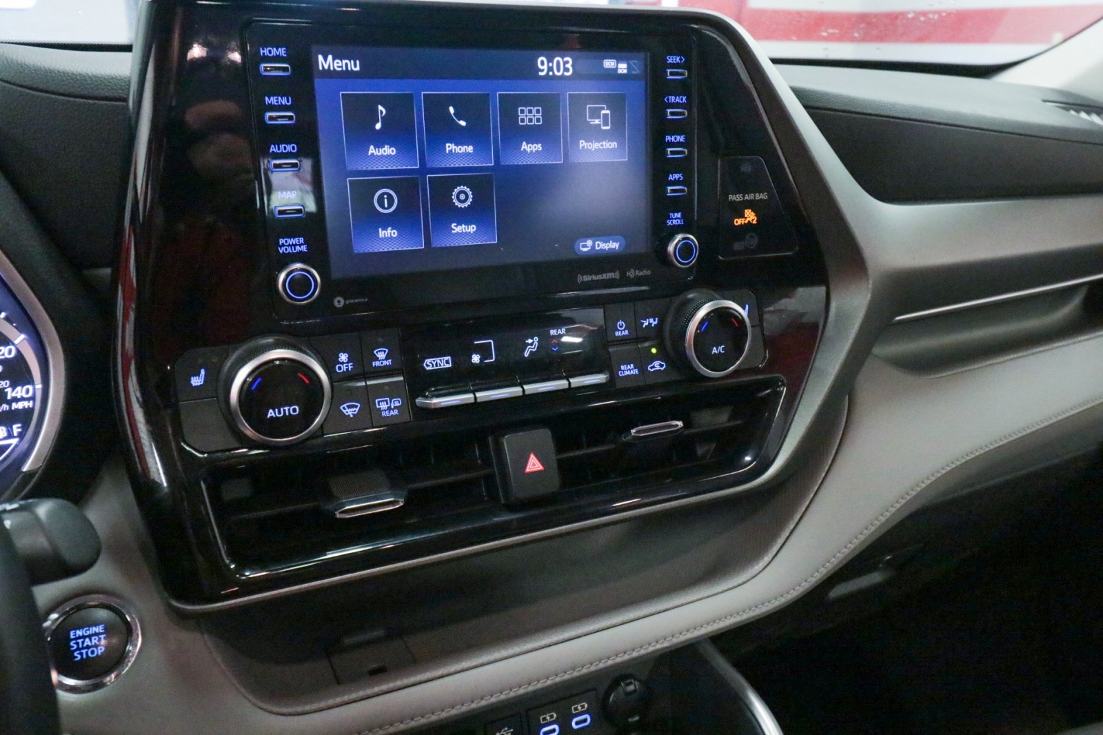 Used Car 2022 Toyota Highlander  Xle For Sale Under $35,000 In Austin, Texas