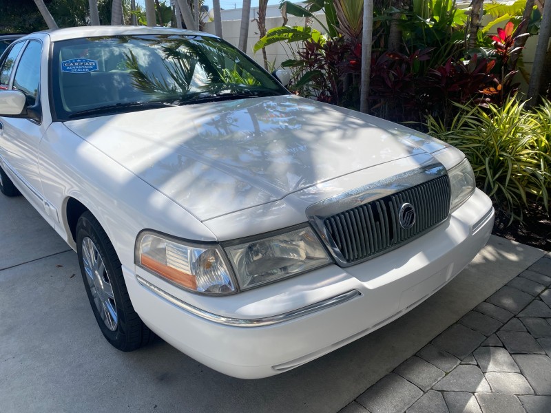 2005 Mercury Grand Marquis GS LOW MILES 49,348 in , 