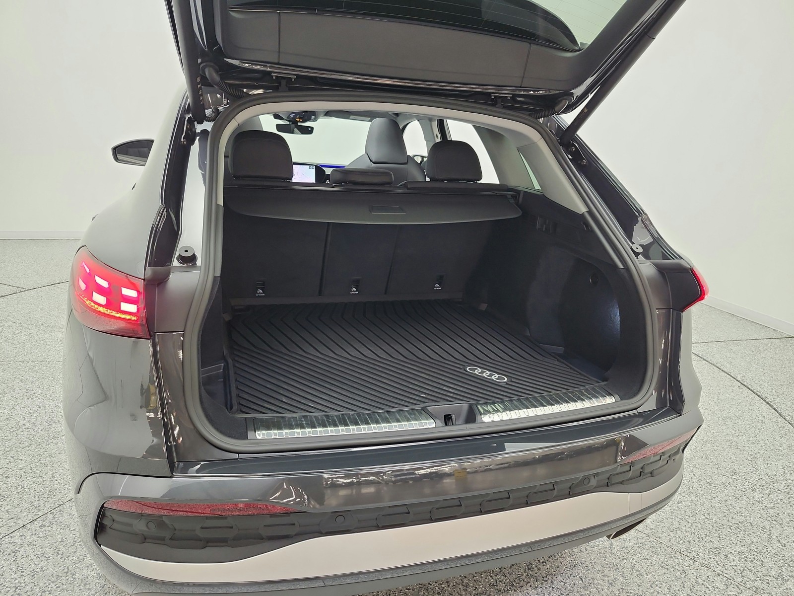 Used 2025 Tambora Gray Metallic Audi Premium Plus image 21