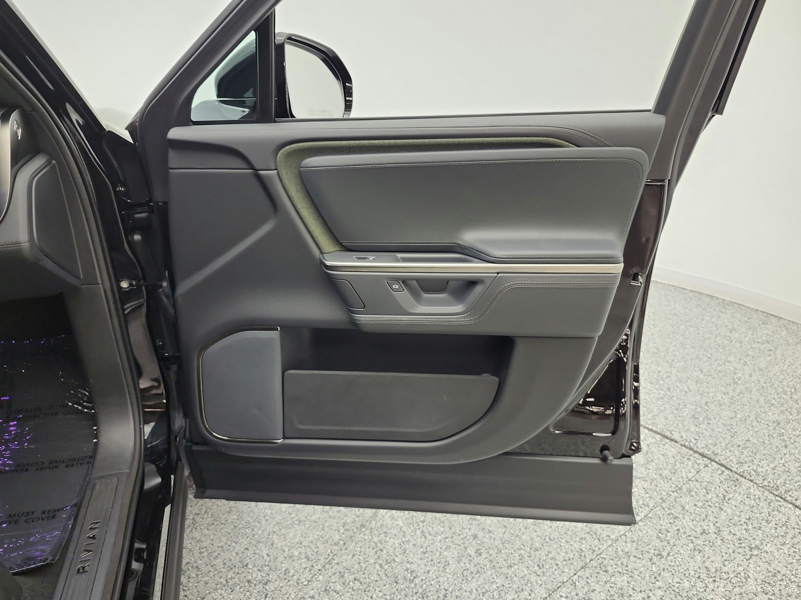 Used 2025 Midnight Rivian Adventure image 20