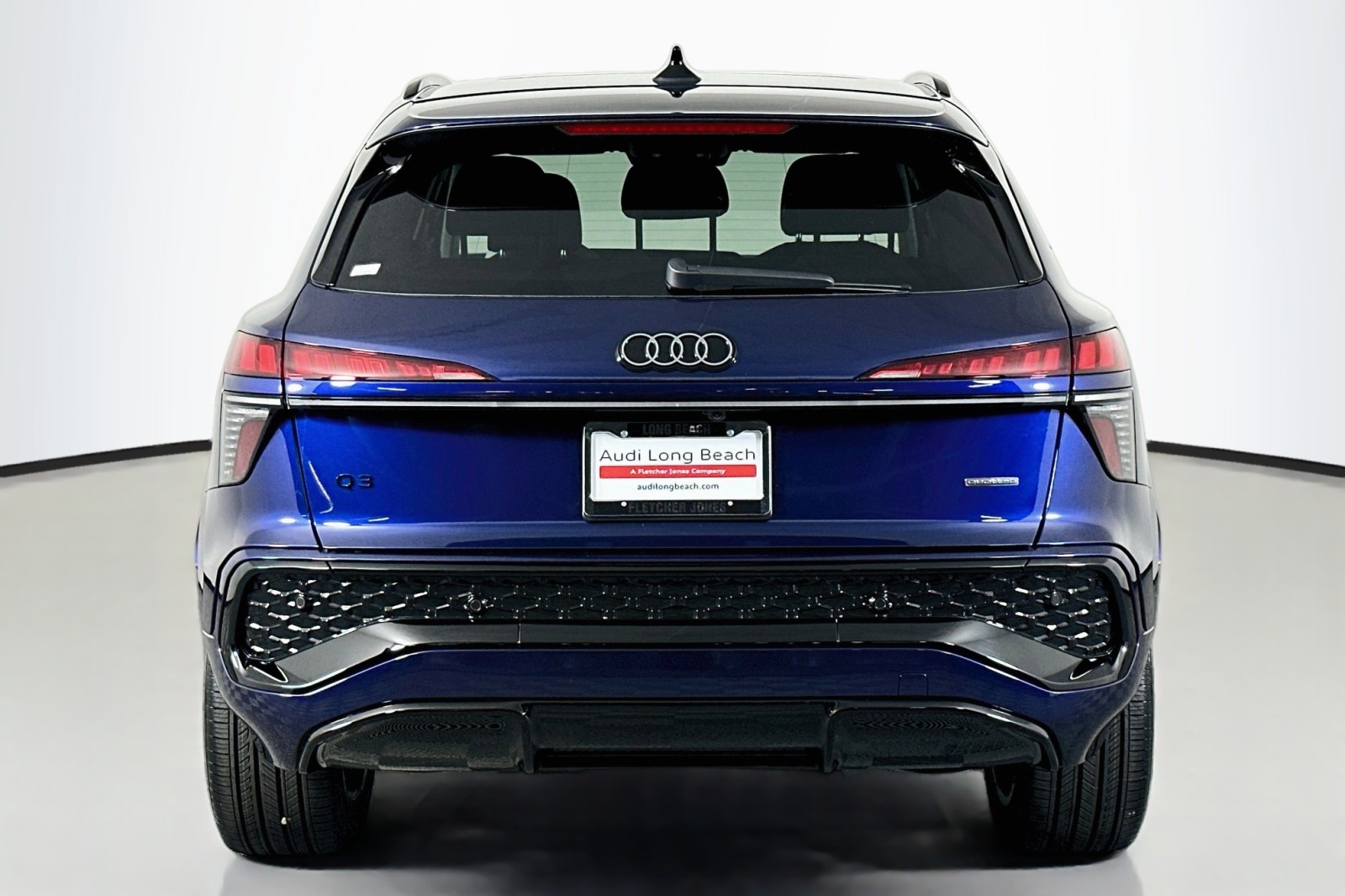New 2026 Navarra Blue Metallic Audi S line image 3