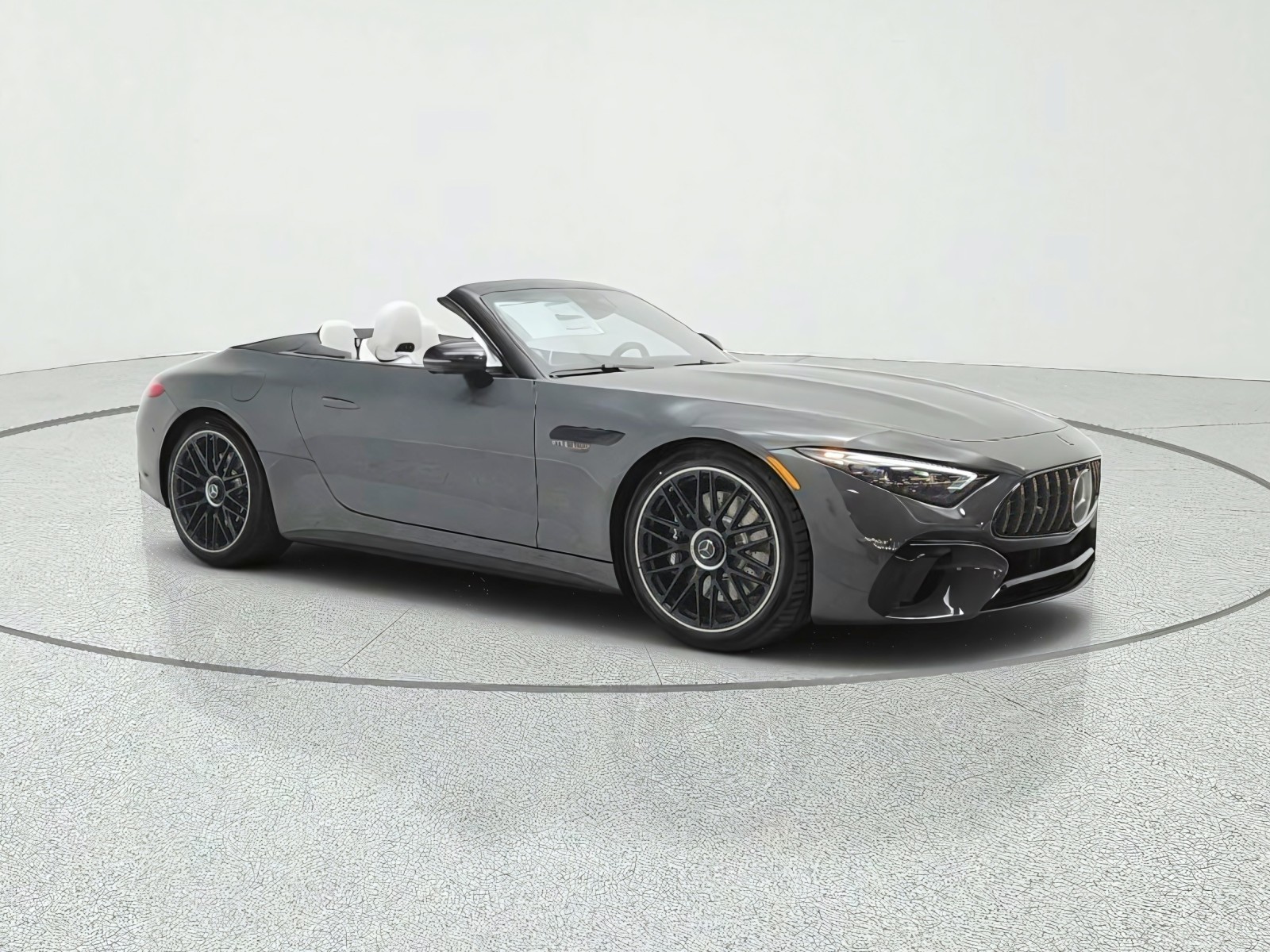 New 2027 MANUFAKTUR Silicon Grey Mercedes-Benz AMG® SL 63 Roadster image 3