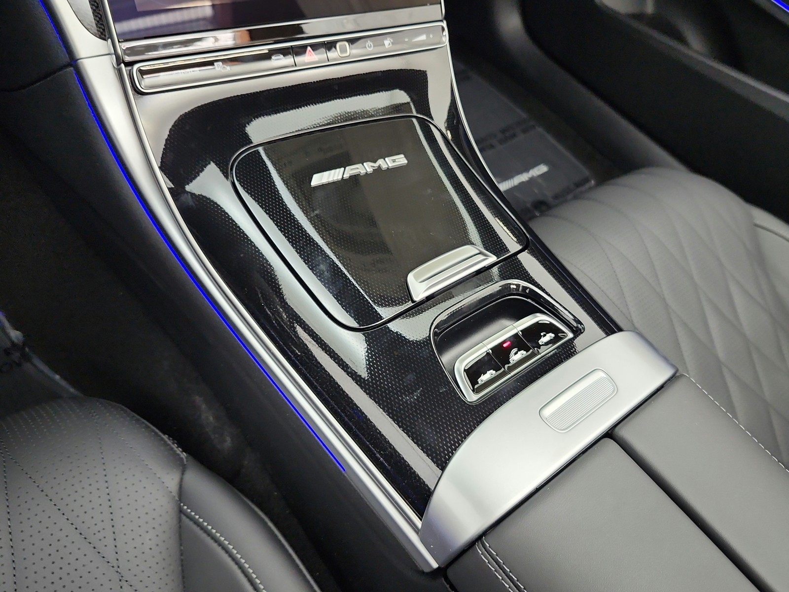 New 2026 MANUFAKTUR Patagonia Red Metallic Mercedes-Benz AMG® CLE 53 4MATIC+ Cabriolet image 10