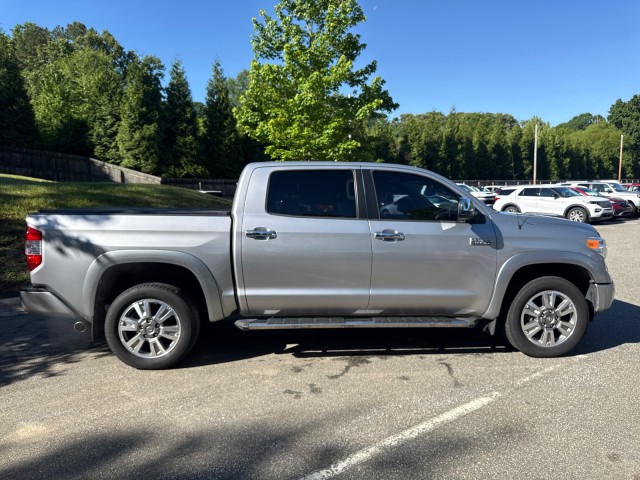 ToyotaTundra 4WD Truck8